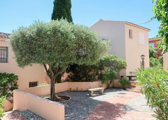 Village De Silhouette-6 By Interhome Daire